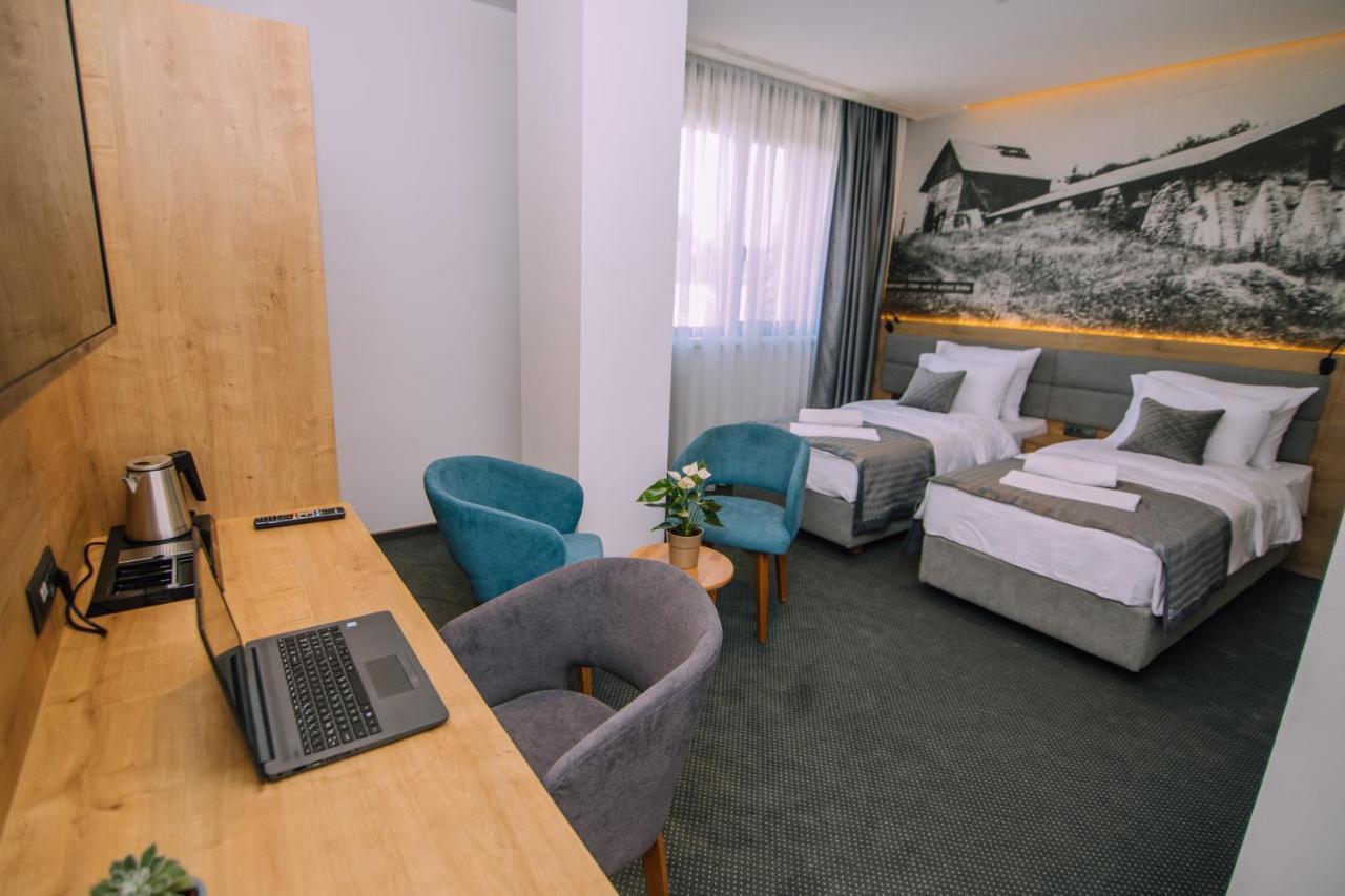 Hotel Salis Tuzla Eksteriør billede